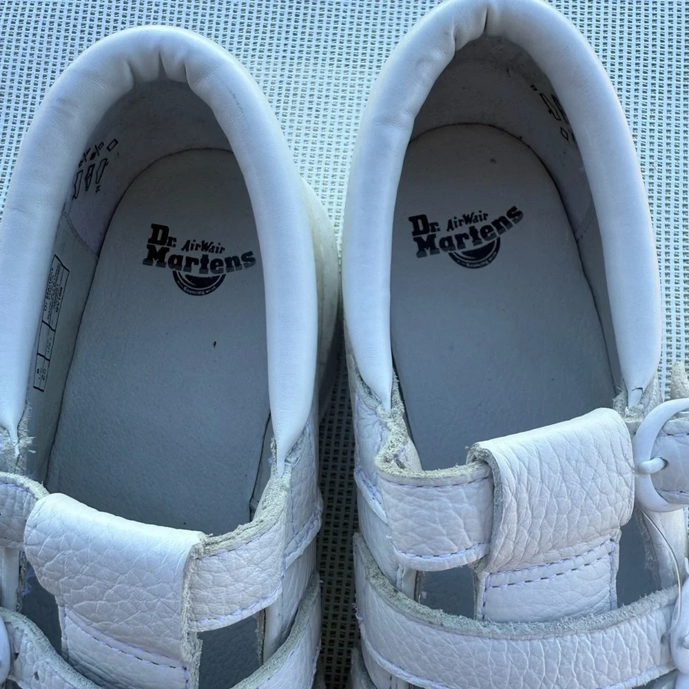 DR MARTENS FREYA WOMENS White Shoes Straps Size 10 L like new with defect